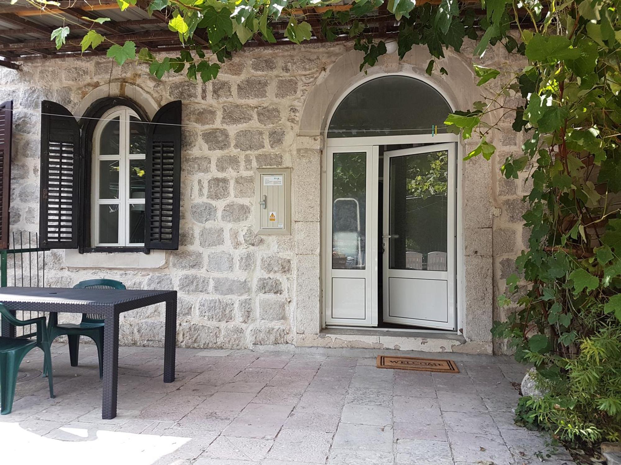 Apartment Mimosa Kotor Eksteriør bilde
