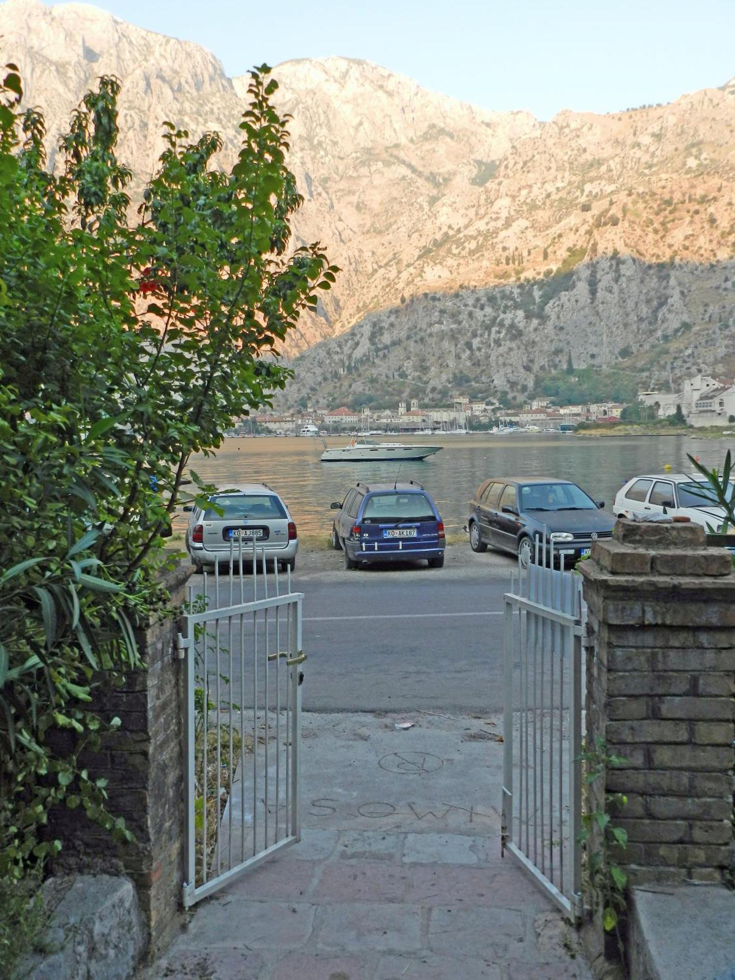 Apartment Mimosa Kotor Eksteriør bilde